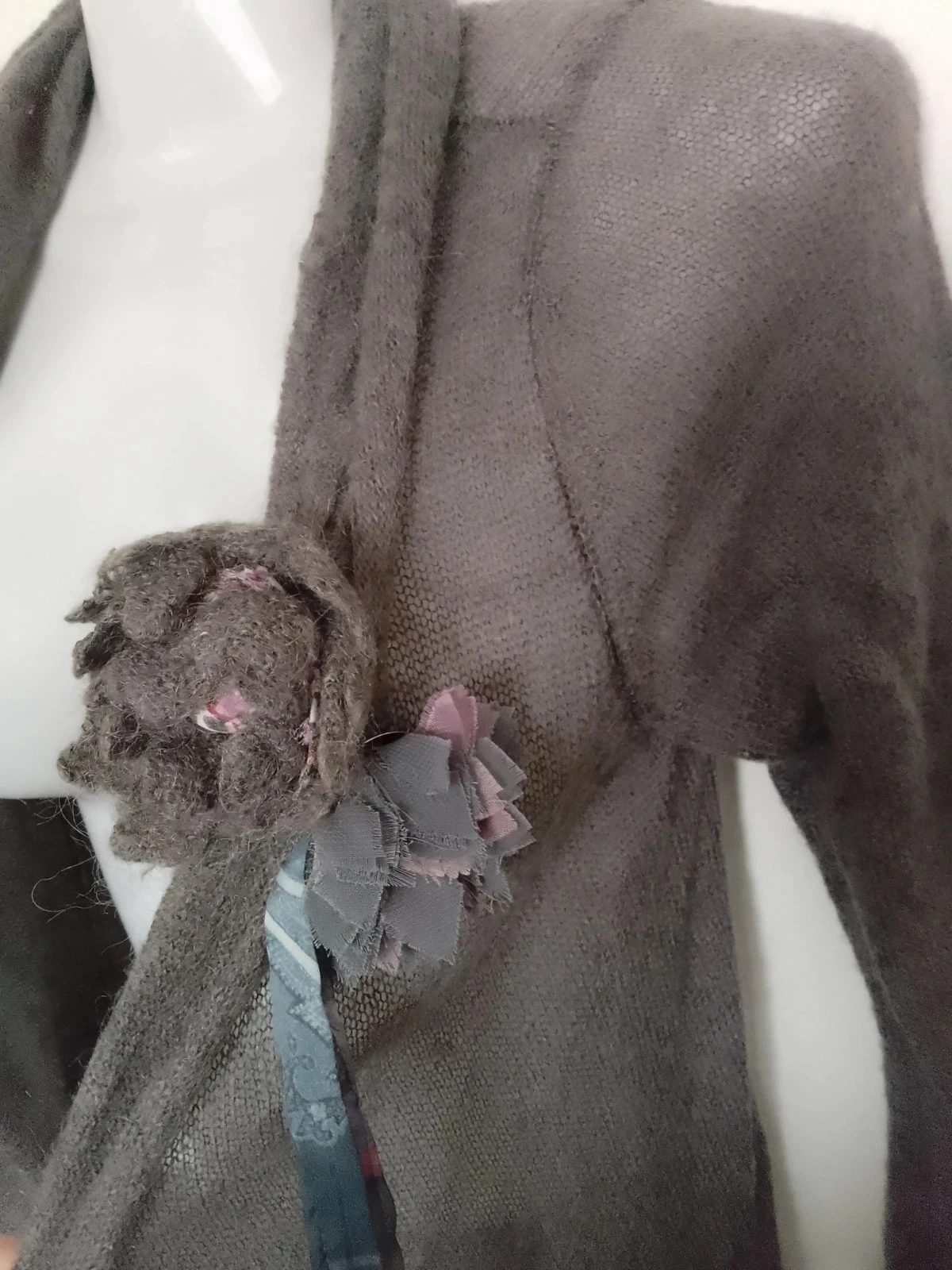 Gray bohemian vest with flower brooch – photo 2
